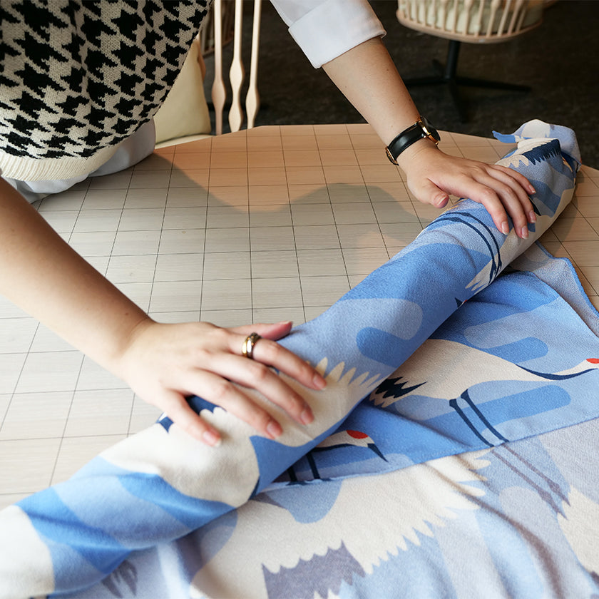 [FUROSHIKI] TSURU KASUMI TAZUKASUMI (CREPE 96CM) | DYEING | ASAKURA SENPU