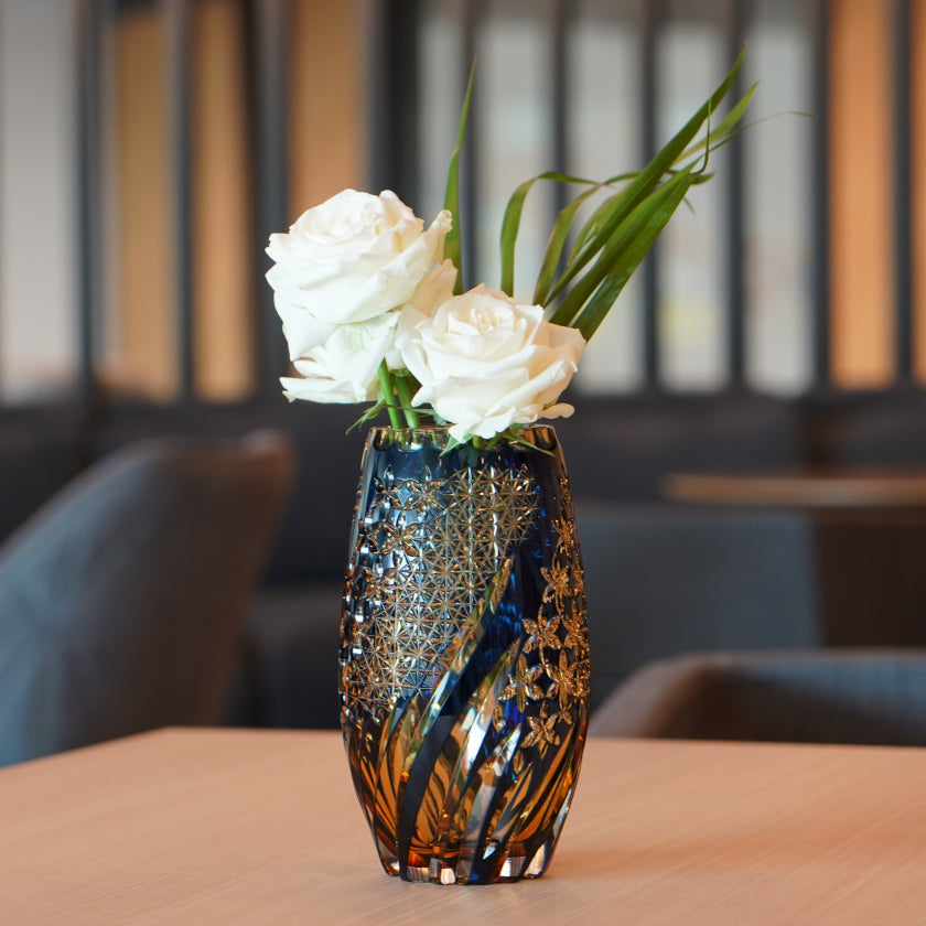 VASE] FLOWER VASE KASANEIROME KUMIKO AND LATTICE | EDO KIRIKO