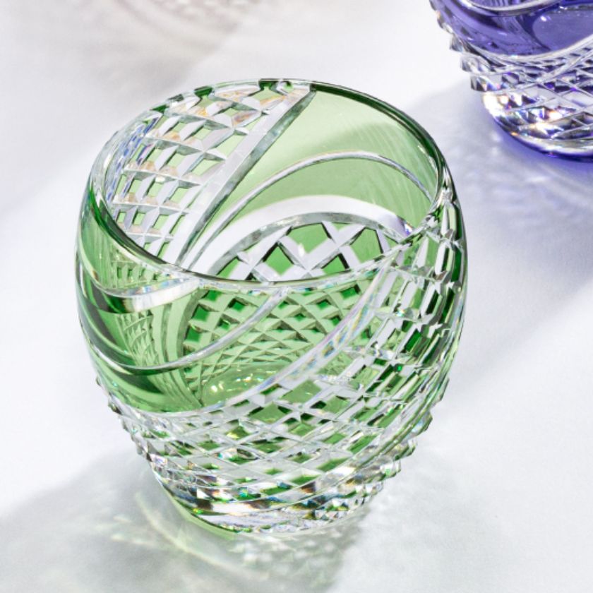 [SAKE CUP] FISH SCALES STRIP GREEN | EDO KIRIKO | KAGAMI CRYSTAL